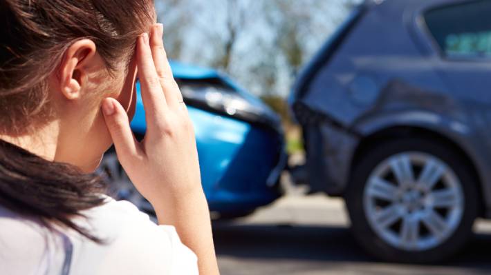 Portada de Deducciones en RESICO y daño moral en accidente de tránsito